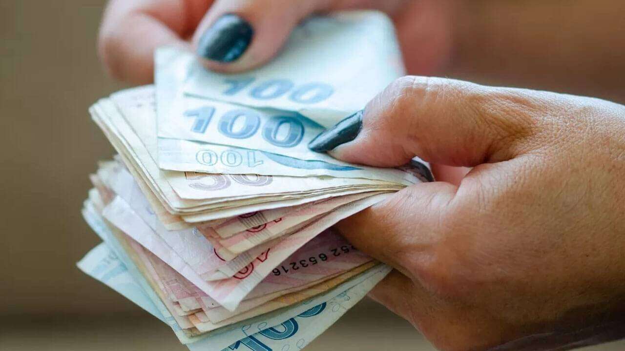 SGK uzmanı Özgür Erdursun üstüne basa basa uyardı: Çok prim ödeyen emekliye soğuk duş! 4
